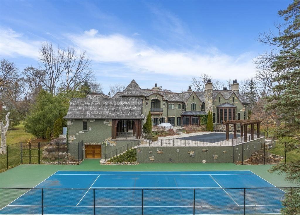 An Entertainment Oasis in Franklin, Michigan: Spectacular Estate on the Market for $6.99 Million
