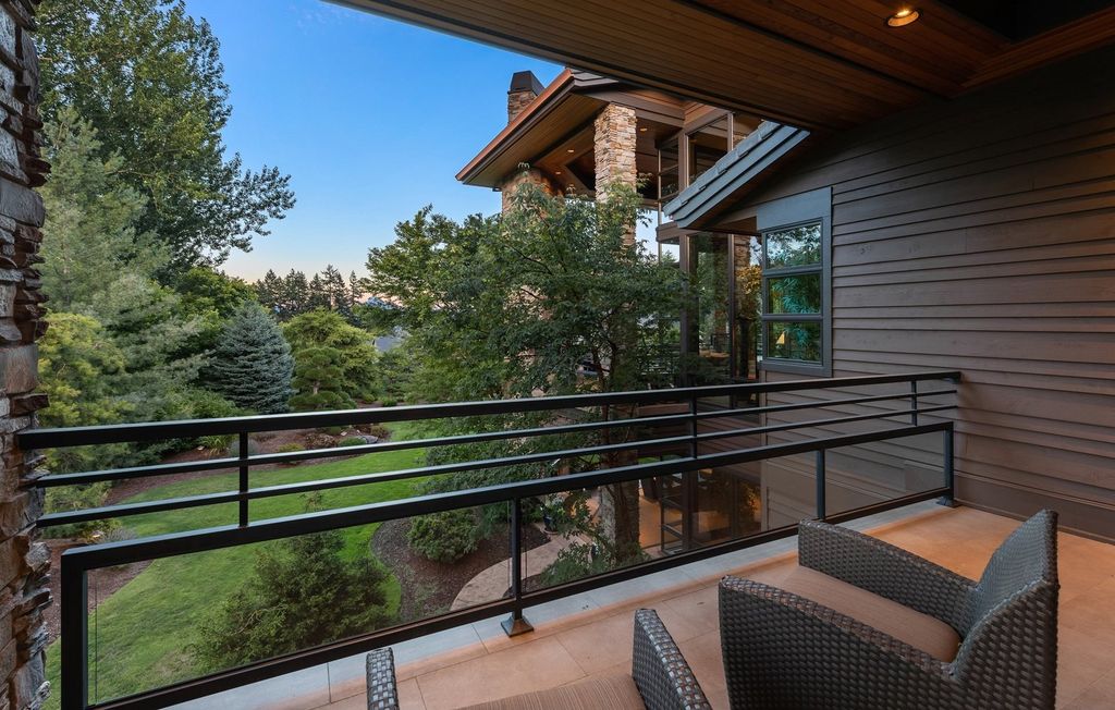 Architectural Marvel Frank Lloyd Wright Inspired Masterpiece on 2.2 Manicured Acres in Happy Valley Oregon Offered at 5.995 Million 31