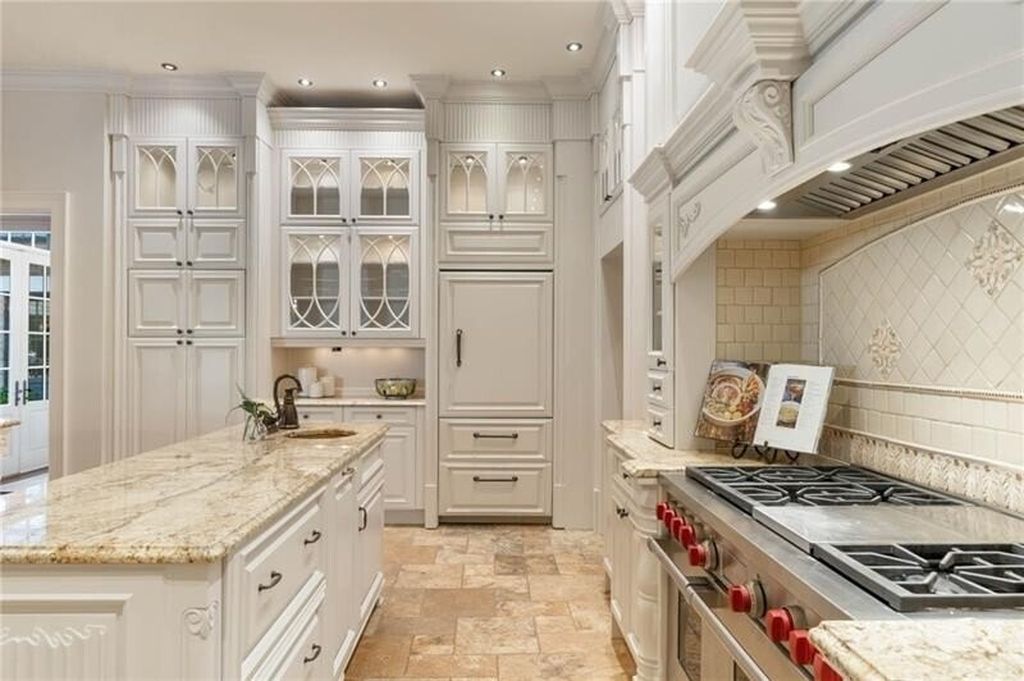 Atlanta, Georgia's Luxurious English Manor Estate: Classic Architecture at $5,695 Million
