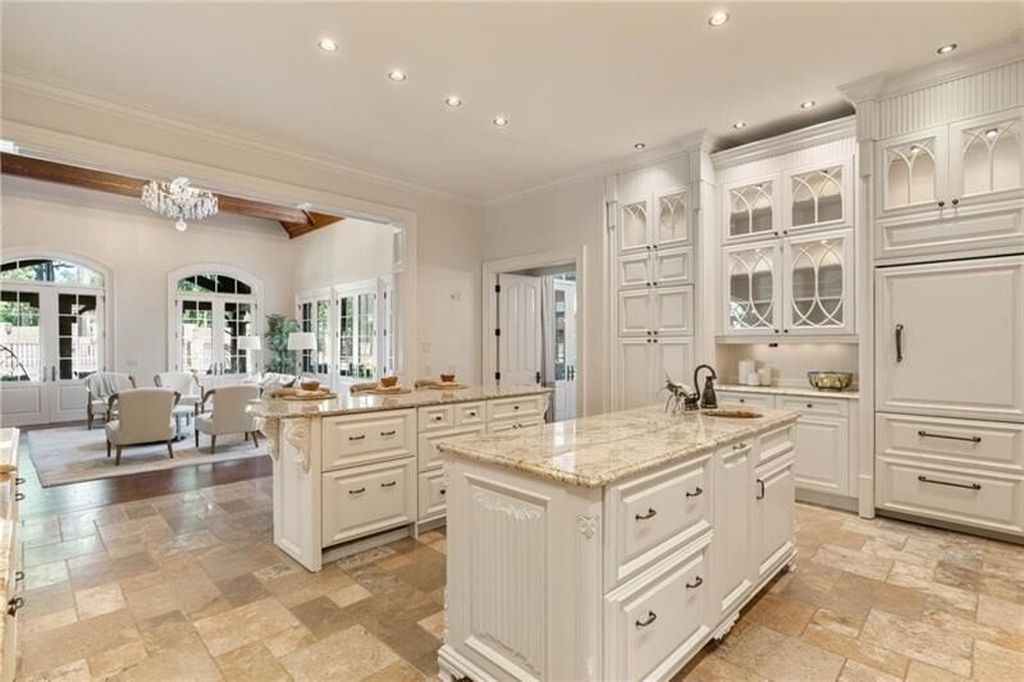 Atlanta, Georgia's Luxurious English Manor Estate: Classic Architecture at $5,695 Million