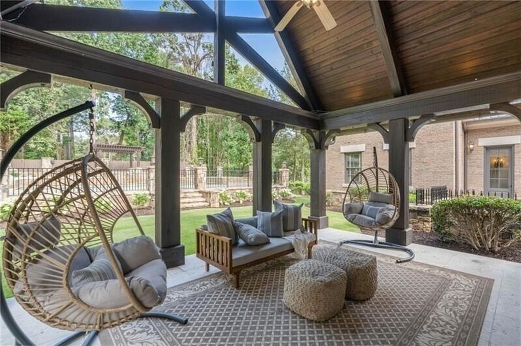 Atlanta, Georgia's Luxurious English Manor Estate: Classic Architecture at $5,695 Million