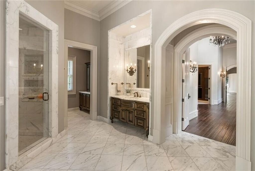 Atlanta, Georgia's Luxurious English Manor Estate: Classic Architecture at $5,695 Million