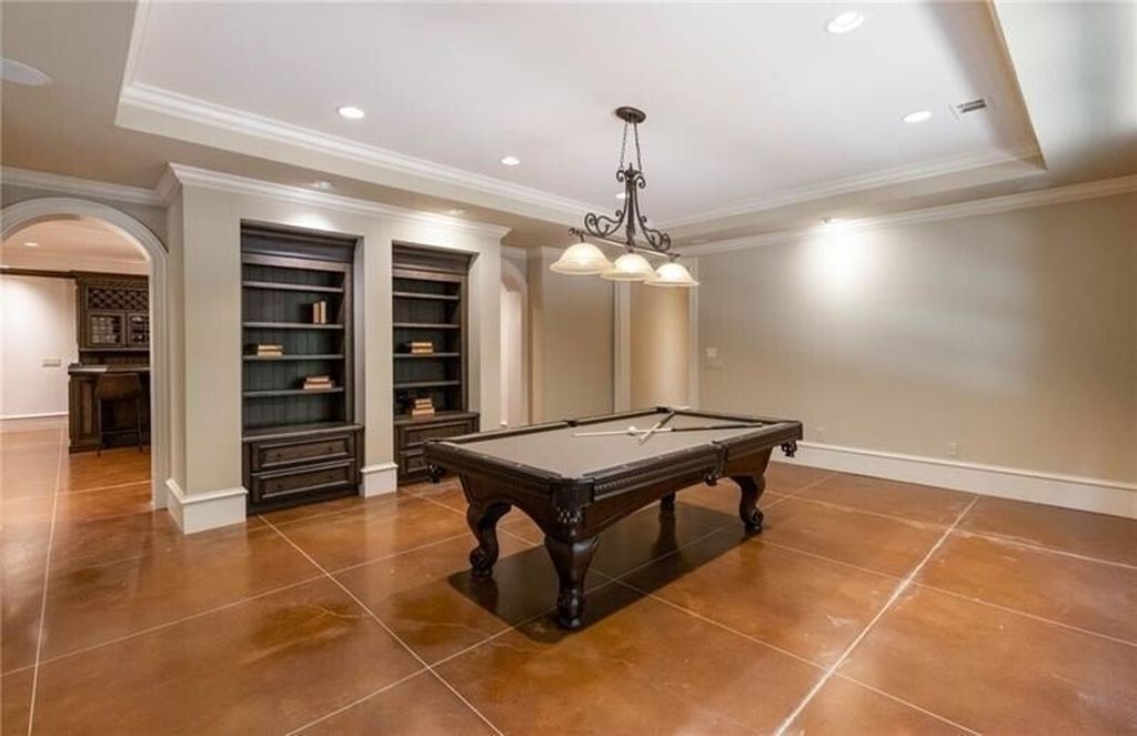 Atlanta, Georgia's Luxurious English Manor Estate: Classic Architecture at $5,695 Million