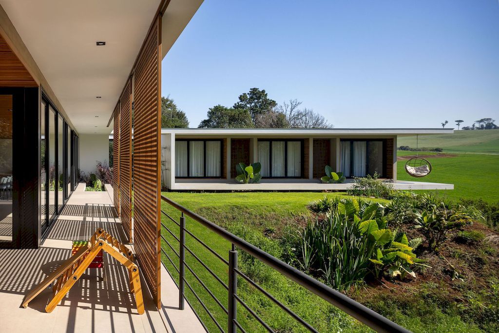 Cruzaltense Residence in Brazil by VOO® Arquitetura e Engenharia