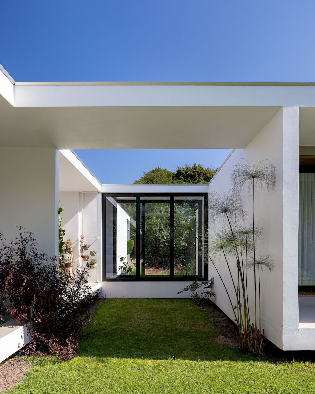 Cruzaltense Residence in Brazil by VOO® Arquitetura e Engenharia