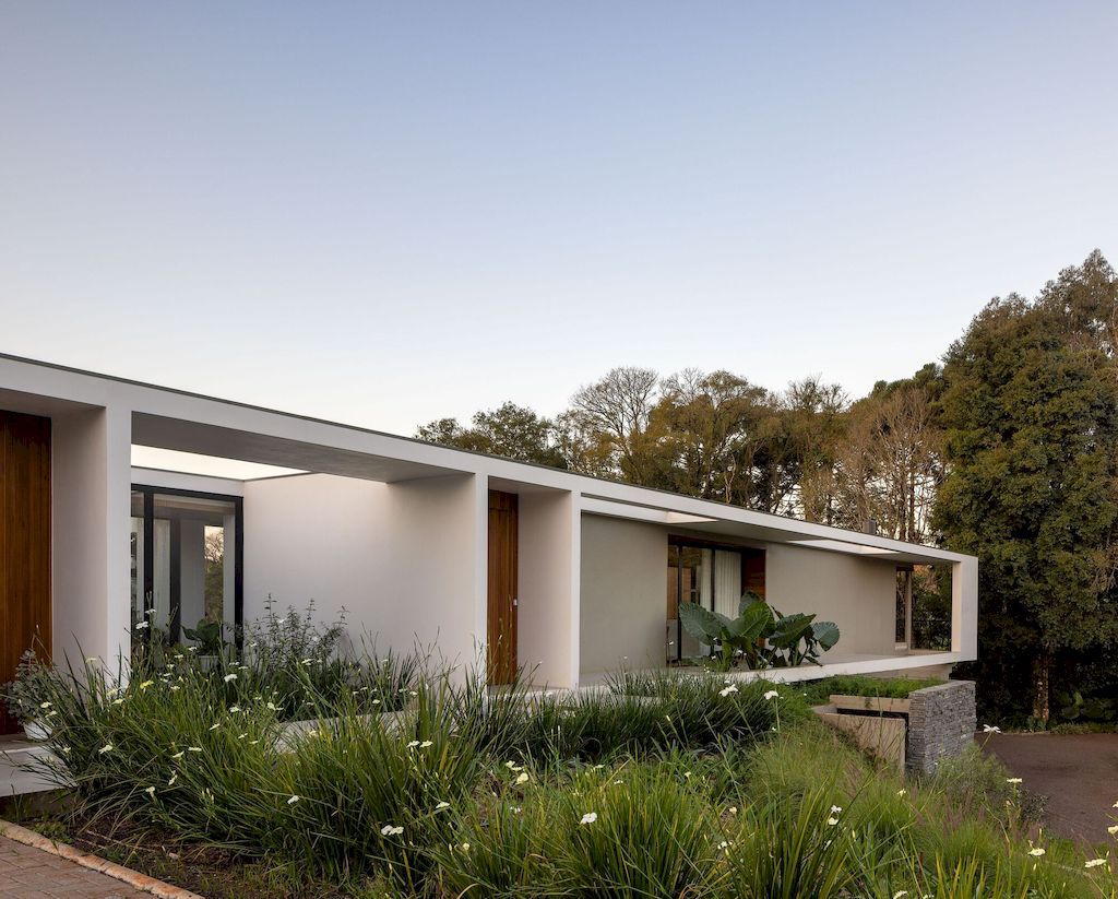 Cruzaltense Residence in Brazil by VOO® Arquitetura e Engenharia
