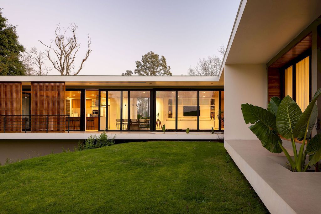 Cruzaltense Residence in Brazil by VOO® Arquitetura e Engenharia
