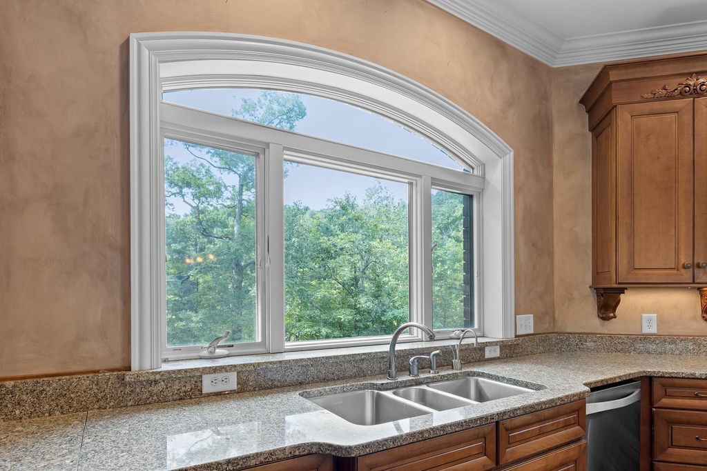Endless Summer at Your Doorstep: Luxurious Lakefront Estate in Ooltewah, Tennessee, Offered at $2.65 Million