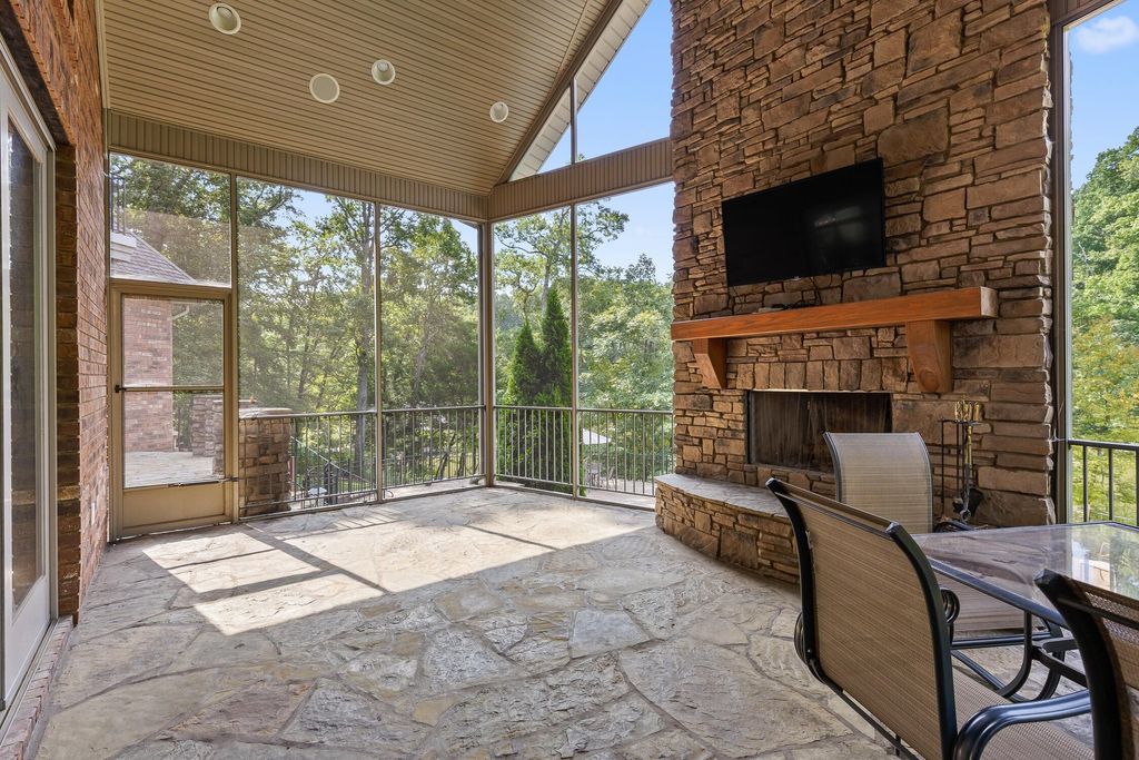 Endless Summer at Your Doorstep: Luxurious Lakefront Estate in Ooltewah, Tennessee, Offered at $2.65 Million