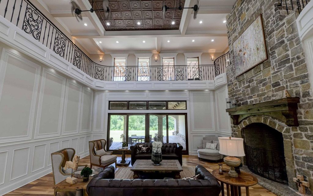 Exploring 'The Mansion': A $4.5 Million Exemplar of Craftsmanship in Philadelphia, Mississippi