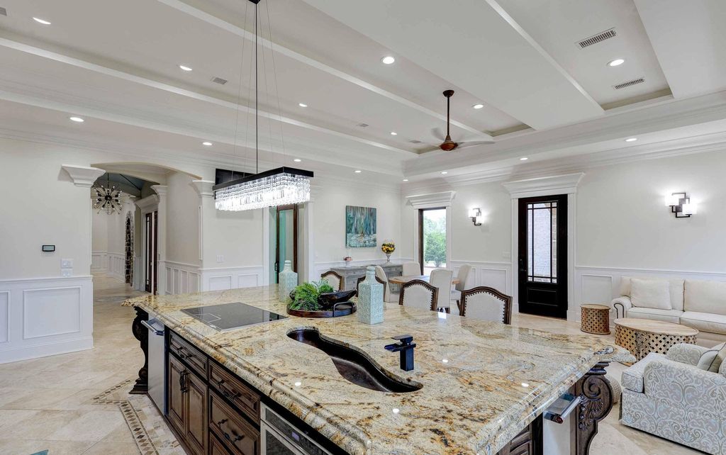 Exploring 'The Mansion': A $4.5 Million Exemplar of Craftsmanship in Philadelphia, Mississippi
