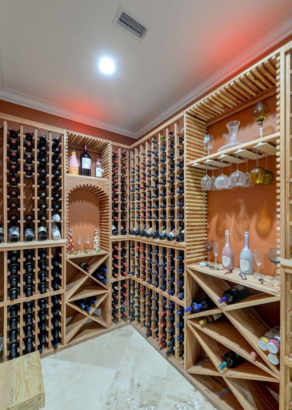 Exploring 'The Mansion': A $4.5 Million Exemplar of Craftsmanship in Philadelphia, Mississippi