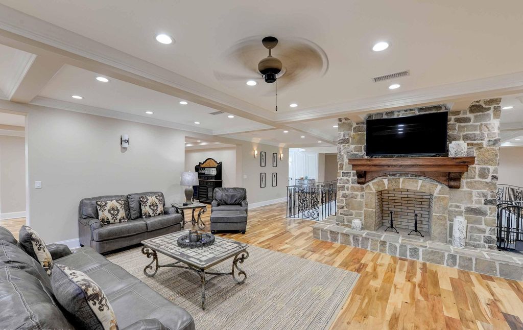 Exploring 'The Mansion': A $4.5 Million Exemplar of Craftsmanship in Philadelphia, Mississippi