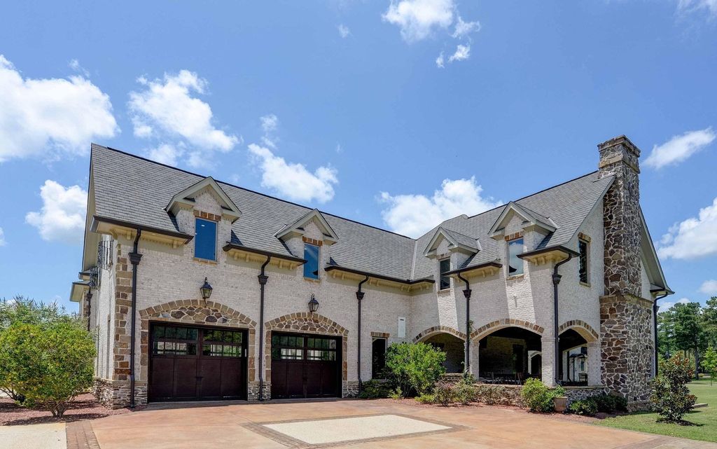 Exploring 'The Mansion': A $4.5 Million Exemplar of Craftsmanship in Philadelphia, Mississippi
