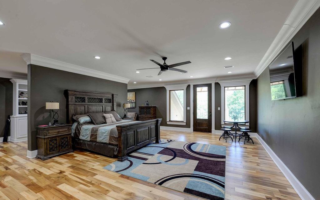 Exploring 'The Mansion': A $4.5 Million Exemplar of Craftsmanship in Philadelphia, Mississippi