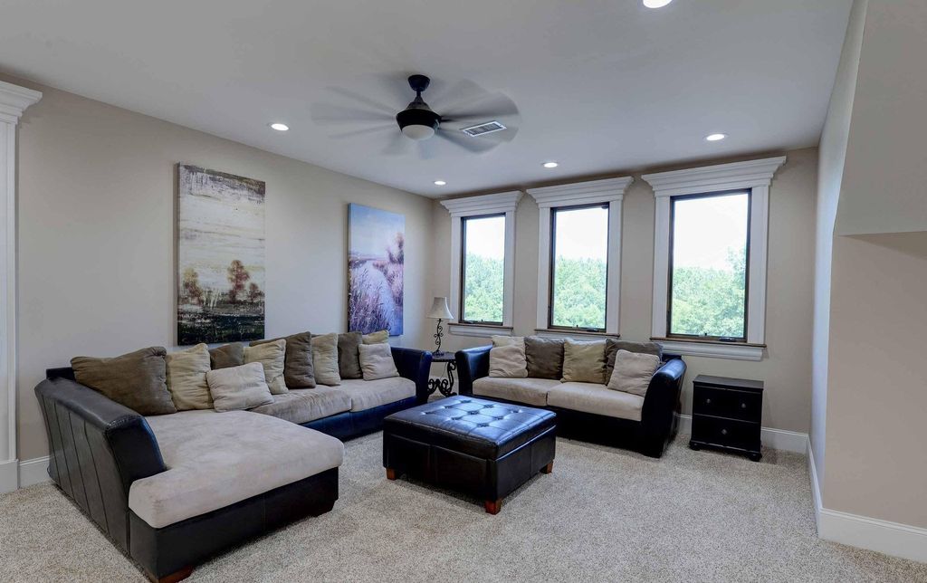 Exploring 'The Mansion': A $4.5 Million Exemplar of Craftsmanship in Philadelphia, Mississippi