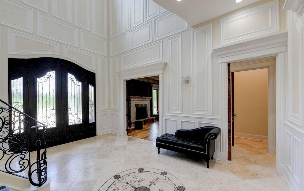 Exploring 'The Mansion': A $4.5 Million Exemplar of Craftsmanship in Philadelphia, Mississippi
