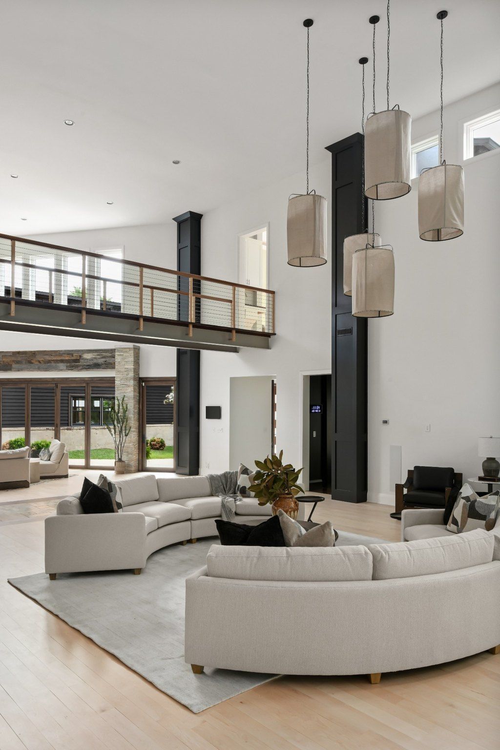 Exquisite Resort-Style Retreat: $9.25 Million Nashville Oasis Amidst Lush Greenery