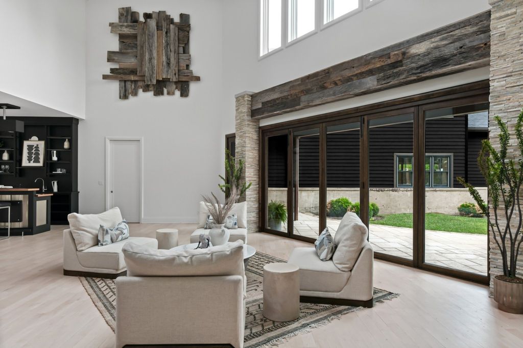 Exquisite Resort-Style Retreat: $9.25 Million Nashville Oasis Amidst Lush Greenery