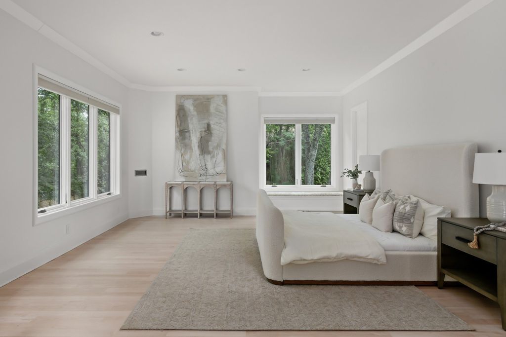 Exquisite Resort-Style Retreat: $9.25 Million Nashville Oasis Amidst Lush Greenery