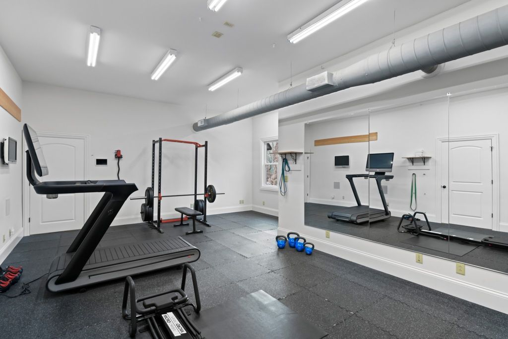 Exquisite Resort-Style Retreat: $9.25 Million Nashville Oasis Amidst Lush Greenery