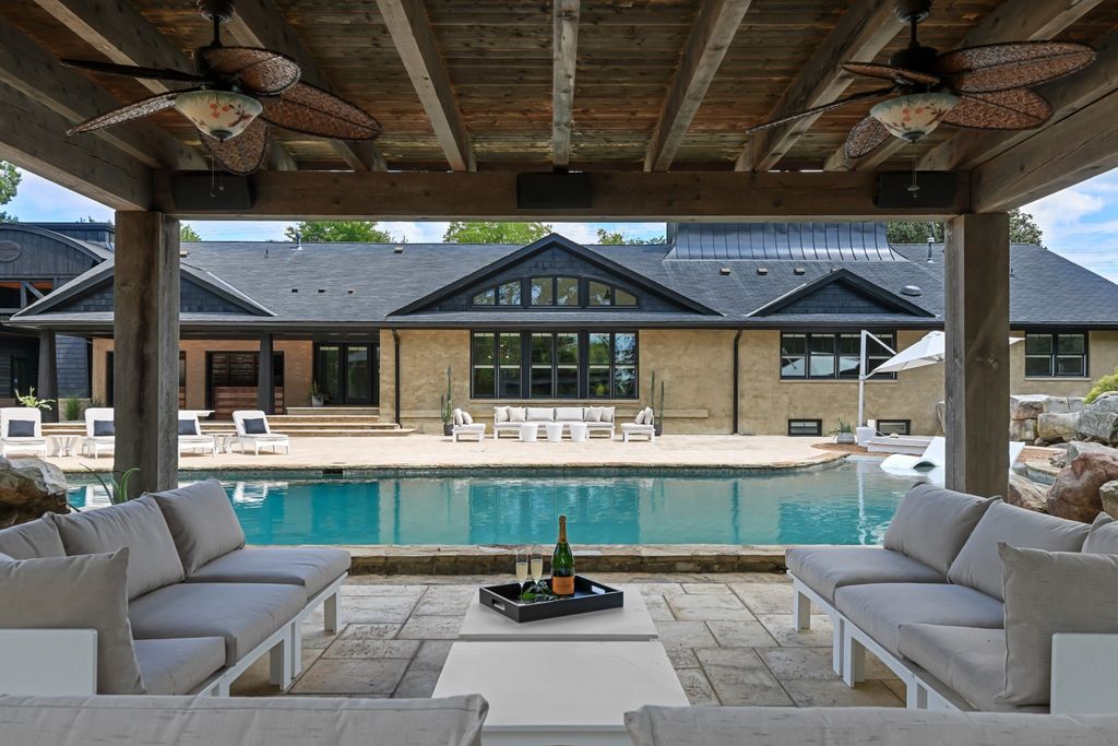 Exquisite Resort-Style Retreat: $9.25 Million Nashville Oasis Amidst Lush Greenery