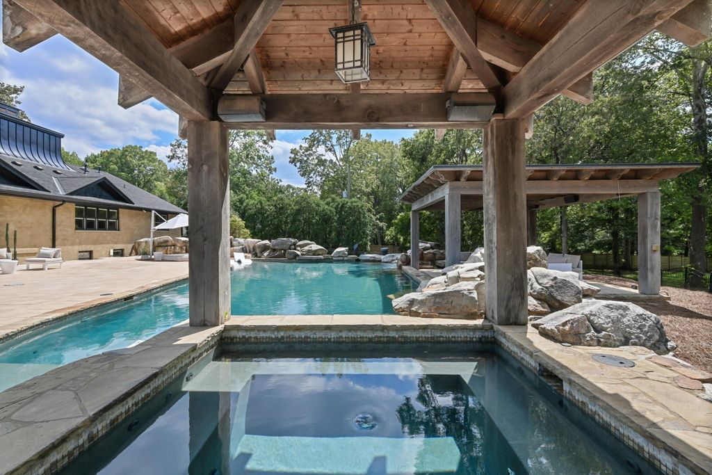 Exquisite Resort-Style Retreat: $9.25 Million Nashville Oasis Amidst Lush Greenery