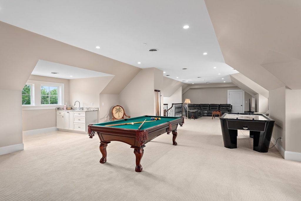 Gibsonia, Pennsylvania Gem: $2.95 Million Home with Spectacular Resort-Style Backyard and Mesmerizing Views