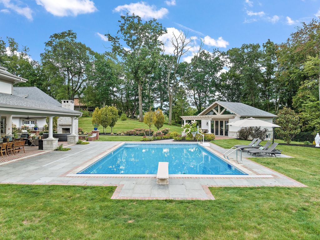Gibsonia, Pennsylvania Gem: $2.95 Million Home with Spectacular Resort-Style Backyard and Mesmerizing Views