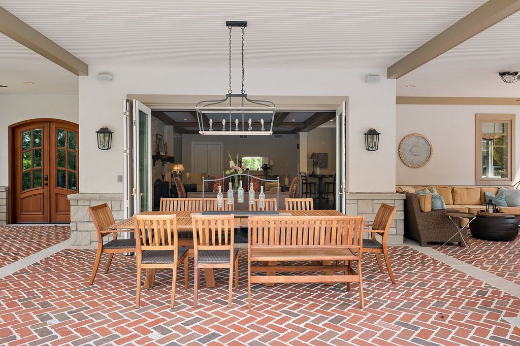 Gibsonia, Pennsylvania Gem: $2.95 Million Home with Spectacular Resort-Style Backyard and Mesmerizing Views