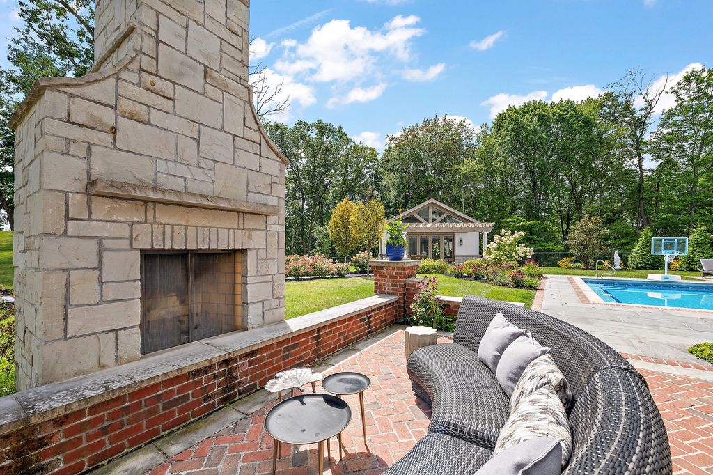 Gibsonia, Pennsylvania Gem: $2.95 Million Home with Spectacular Resort-Style Backyard and Mesmerizing Views