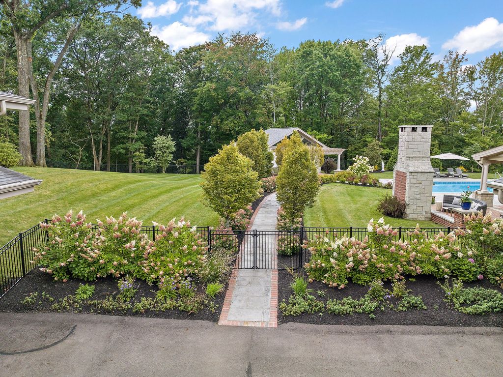 Gibsonia, Pennsylvania Gem: $2.95 Million Home with Spectacular Resort-Style Backyard and Mesmerizing Views