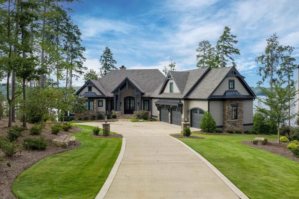 Greensboro, Georgia: A $5.5 Million Lakeside Retreat of Unrivaled Beauty
