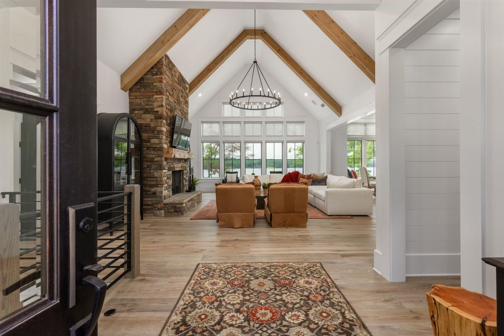 Greensboro, Georgia: A $5.5 Million Lakeside Retreat of Unrivaled Beauty