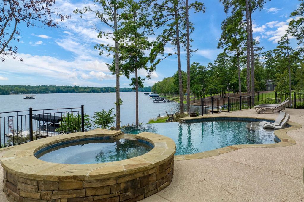 Greensboro, Georgia: A $5.5 Million Lakeside Retreat of Unrivaled Beauty