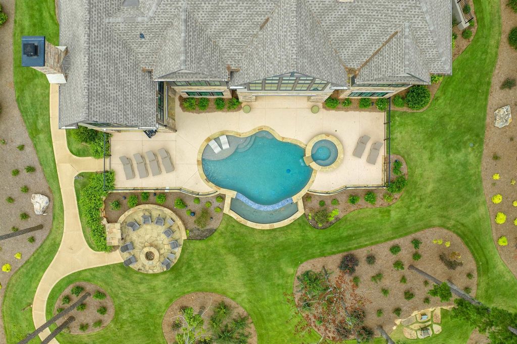Greensboro, Georgia: A $5.5 Million Lakeside Retreat of Unrivaled Beauty