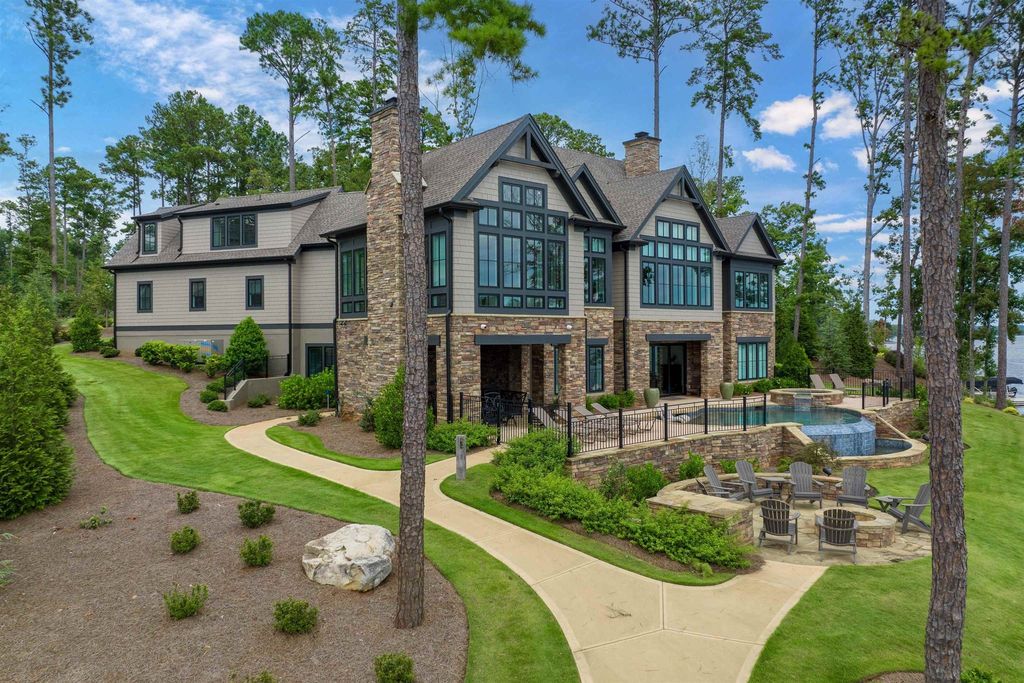 Greensboro, Georgia: A $5.5 Million Lakeside Retreat of Unrivaled Beauty