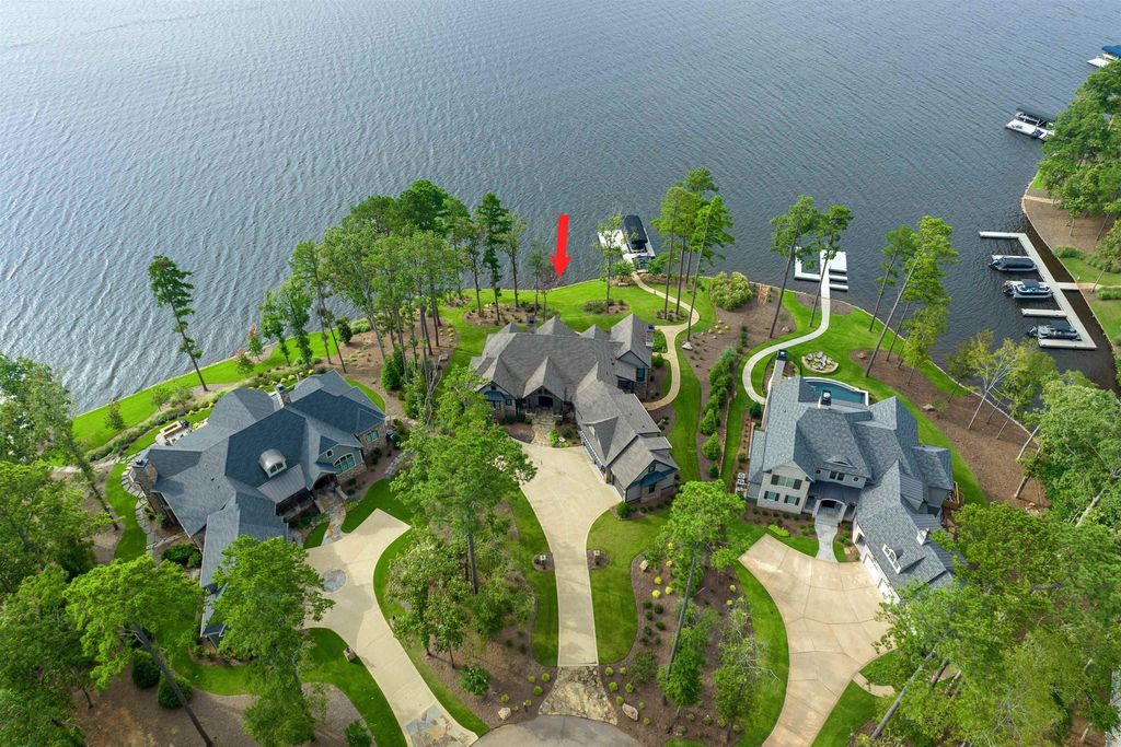 Greensboro, Georgia: A $5.5 Million Lakeside Retreat of Unrivaled Beauty