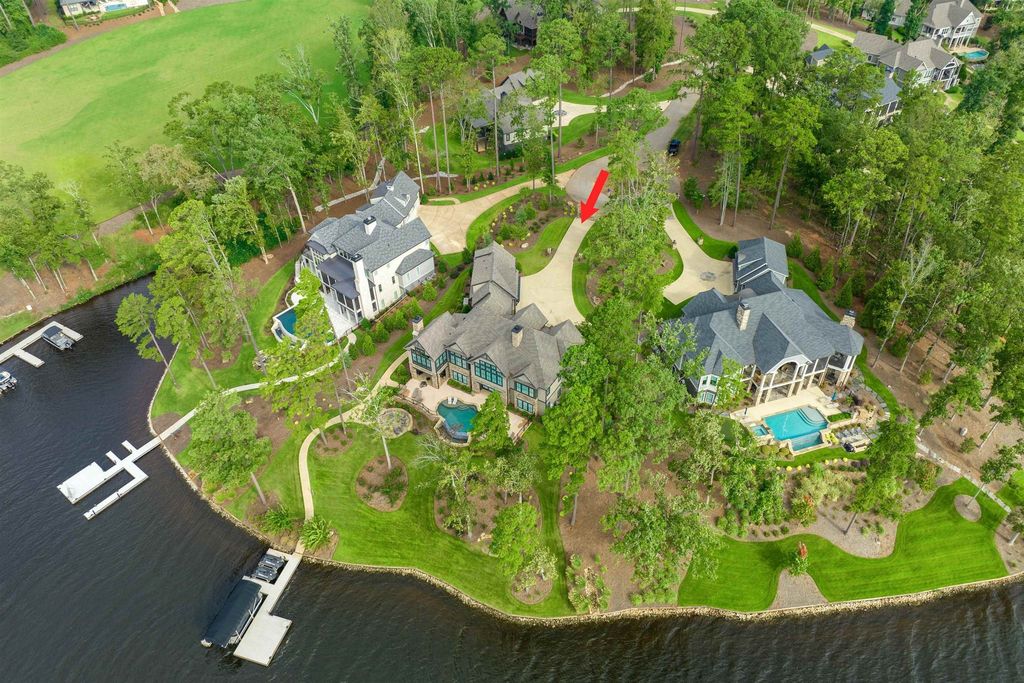 Greensboro, Georgia: A $5.5 Million Lakeside Retreat of Unrivaled Beauty