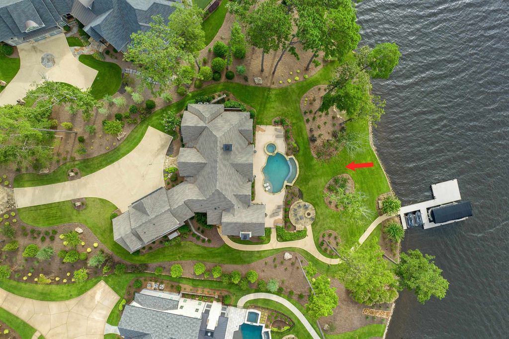 Greensboro, Georgia: A $5.5 Million Lakeside Retreat of Unrivaled Beauty