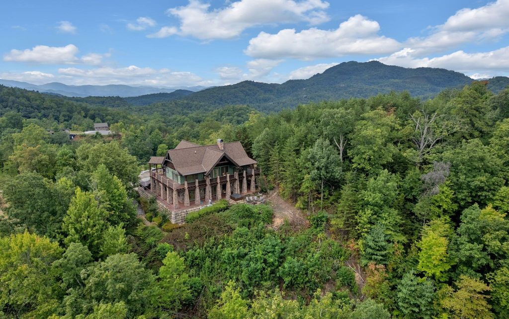 Grouse Ridge Lodge: Where Luxury Meets Nature in Sevierville, Tennessee Listed at $2.35 Million