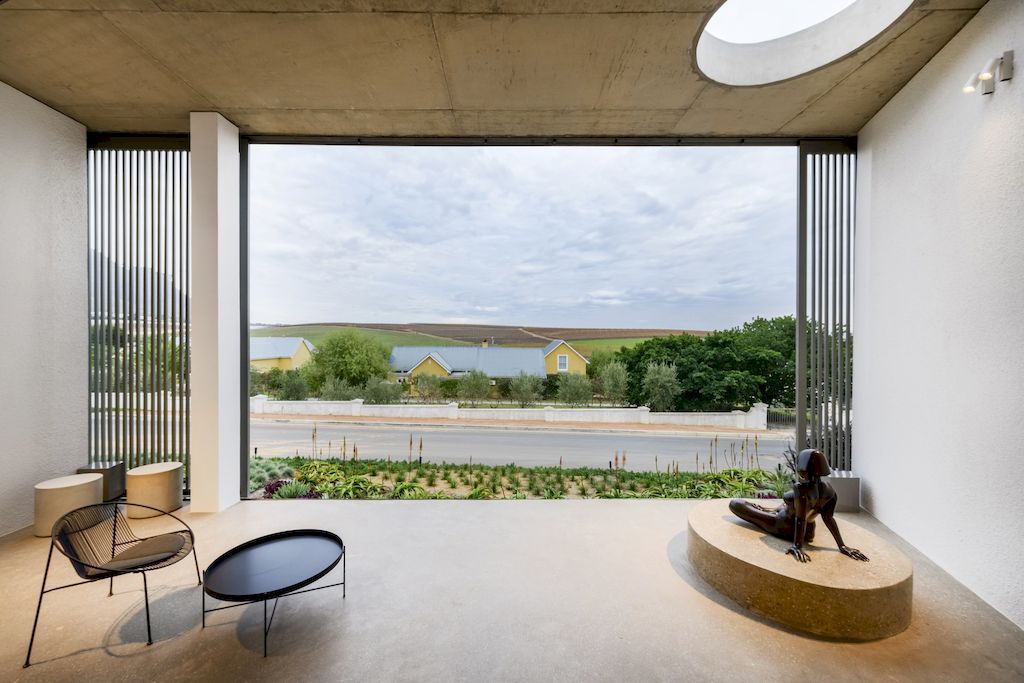 Kunshuis House and Gallery with art gallery Display by Strukt Architects