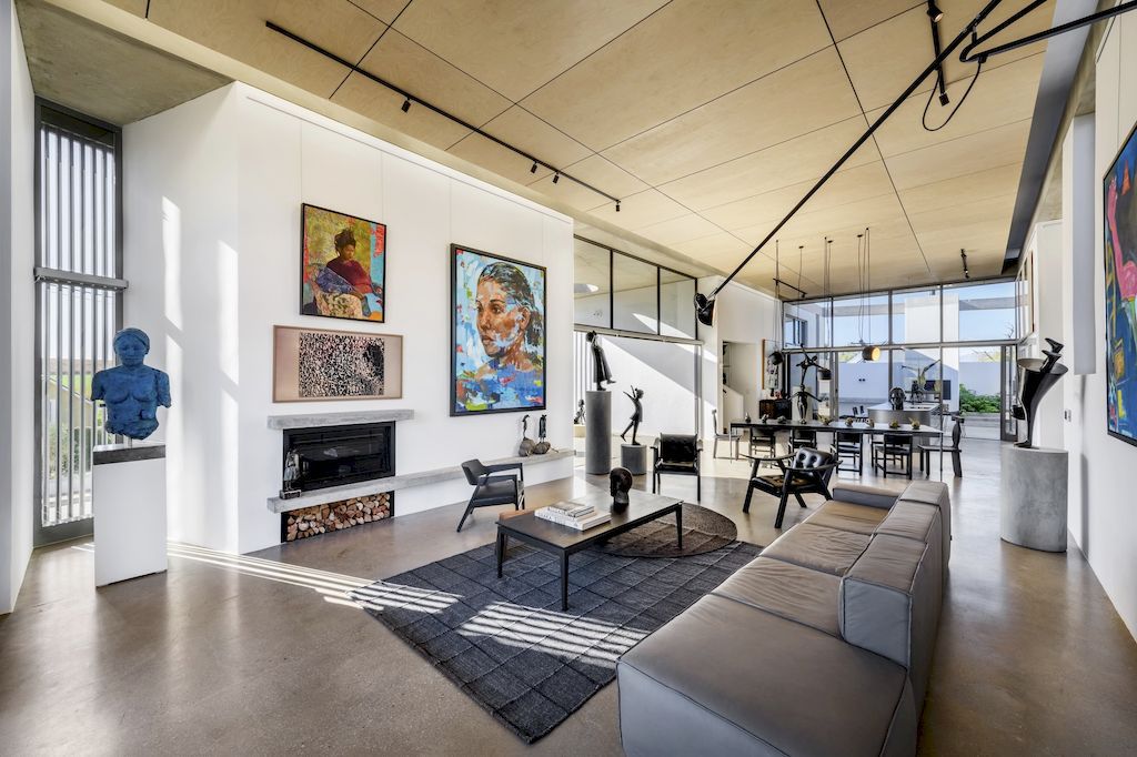 Kunshuis House and Gallery with art gallery Display by Strukt Architects