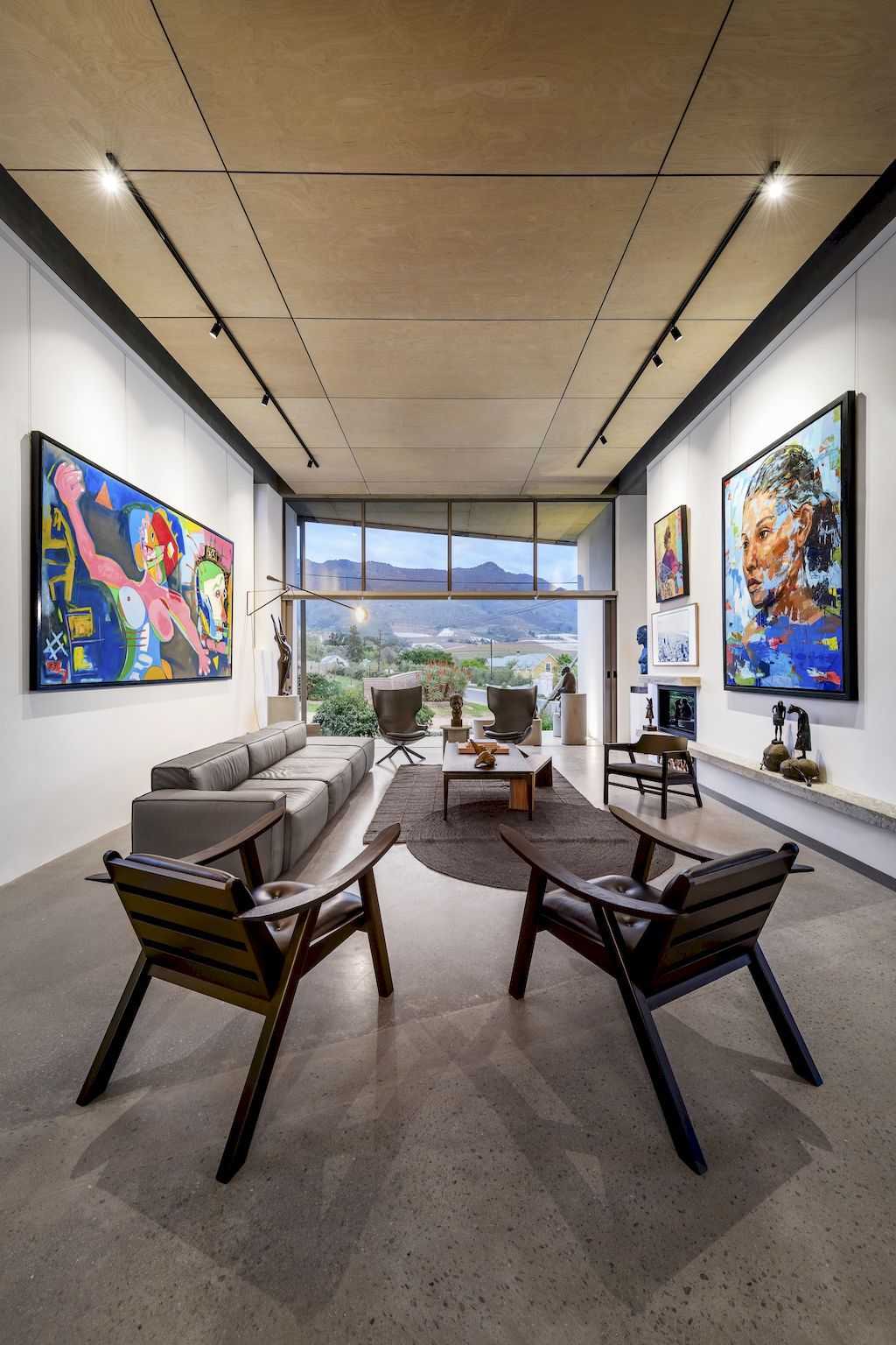 Kunshuis House and Gallery with art gallery Display by Strukt Architects