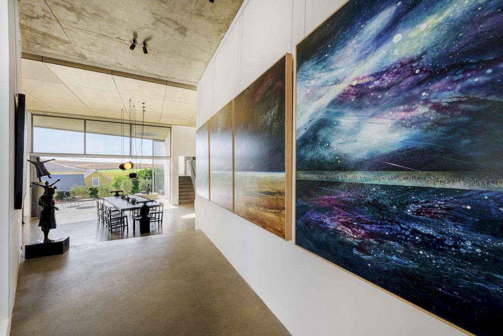 Kunshuis House and Gallery with art gallery Display by Strukt Architects