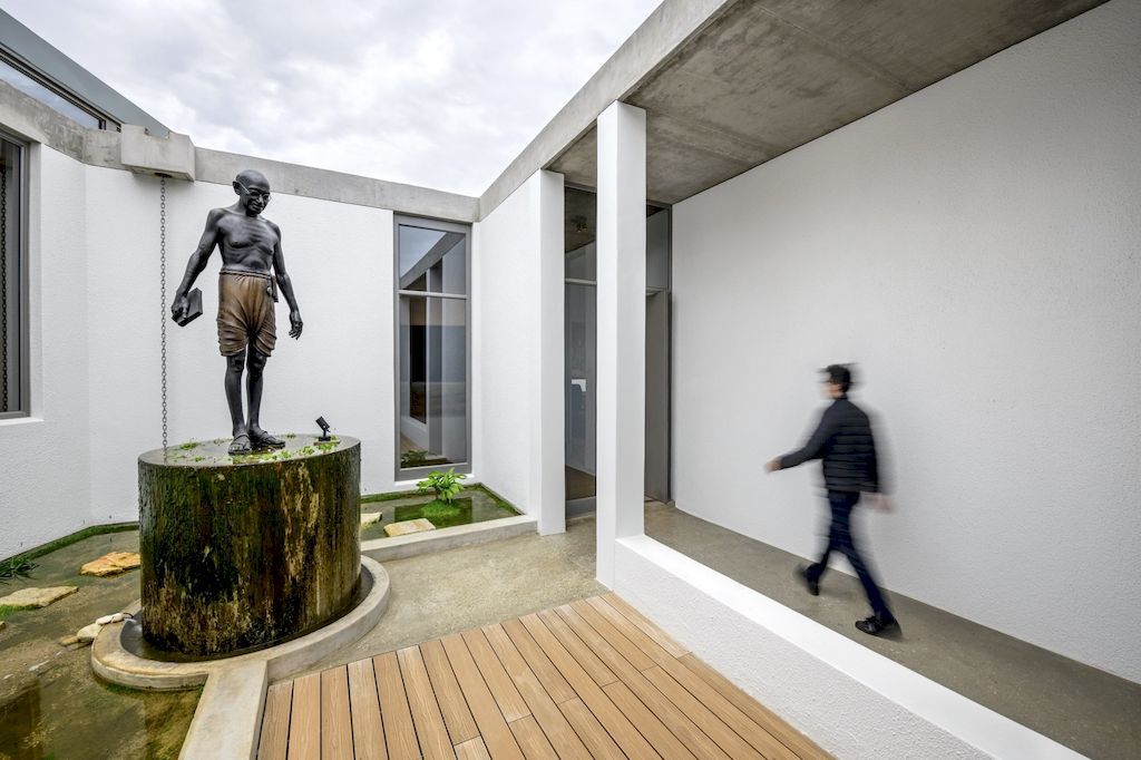 Kunshuis House and Gallery with art gallery Display by Strukt Architects