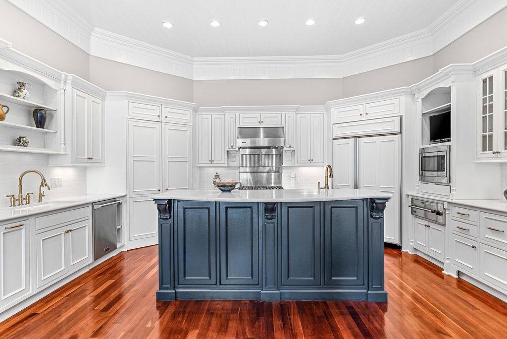 Lake Front Masterpiece: Luxury and Comfort in Eatonton, Georgia for $3,595,000