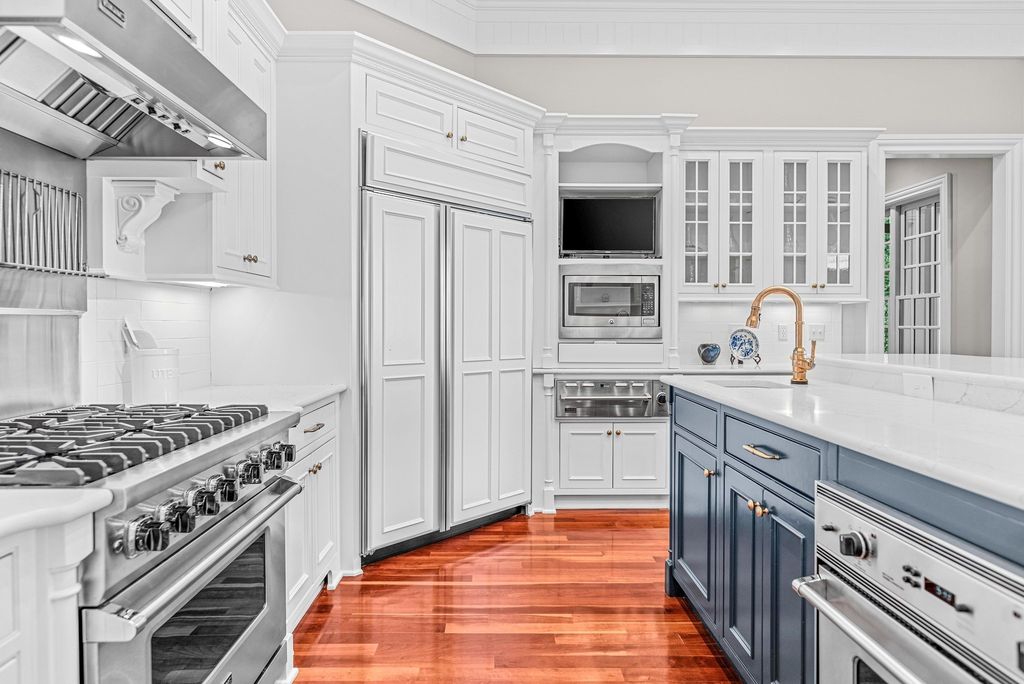 Lake Front Masterpiece: Luxury and Comfort in Eatonton, Georgia for $3,595,000