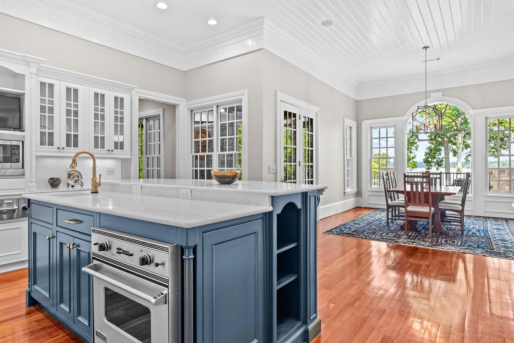 Lake Front Masterpiece: Luxury and Comfort in Eatonton, Georgia for $3,595,000