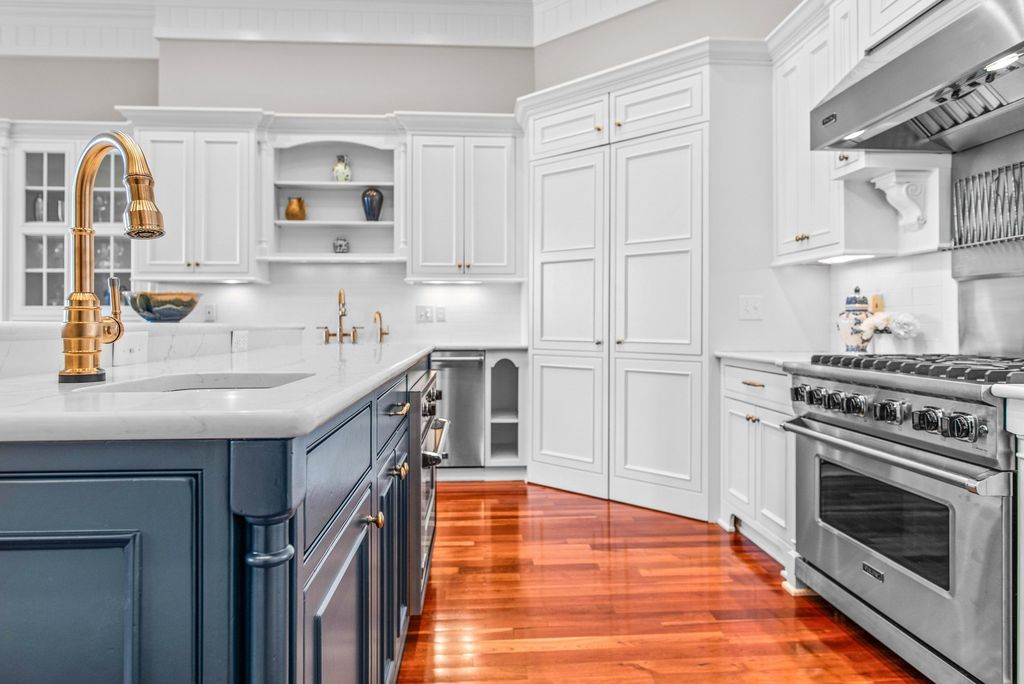 Lake Front Masterpiece: Luxury and Comfort in Eatonton, Georgia for $3,595,000